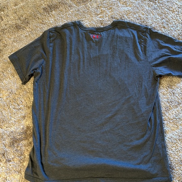 🍍Under Armour short sleeve T shirt🍍Sz XXL🍍pit to pit 23”🍍length 28”🍍 - Picture 3 of 4